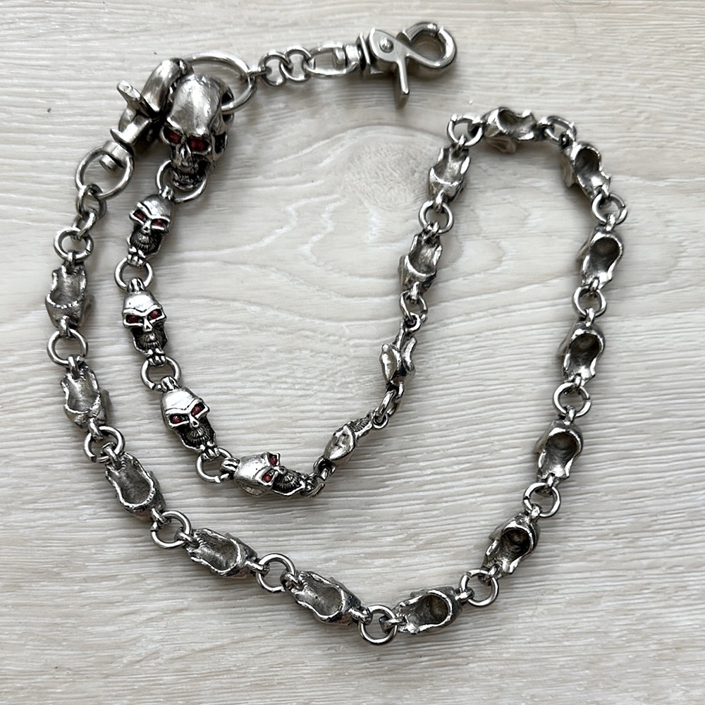 Skull chain for jeans or can be worn around the neck.
